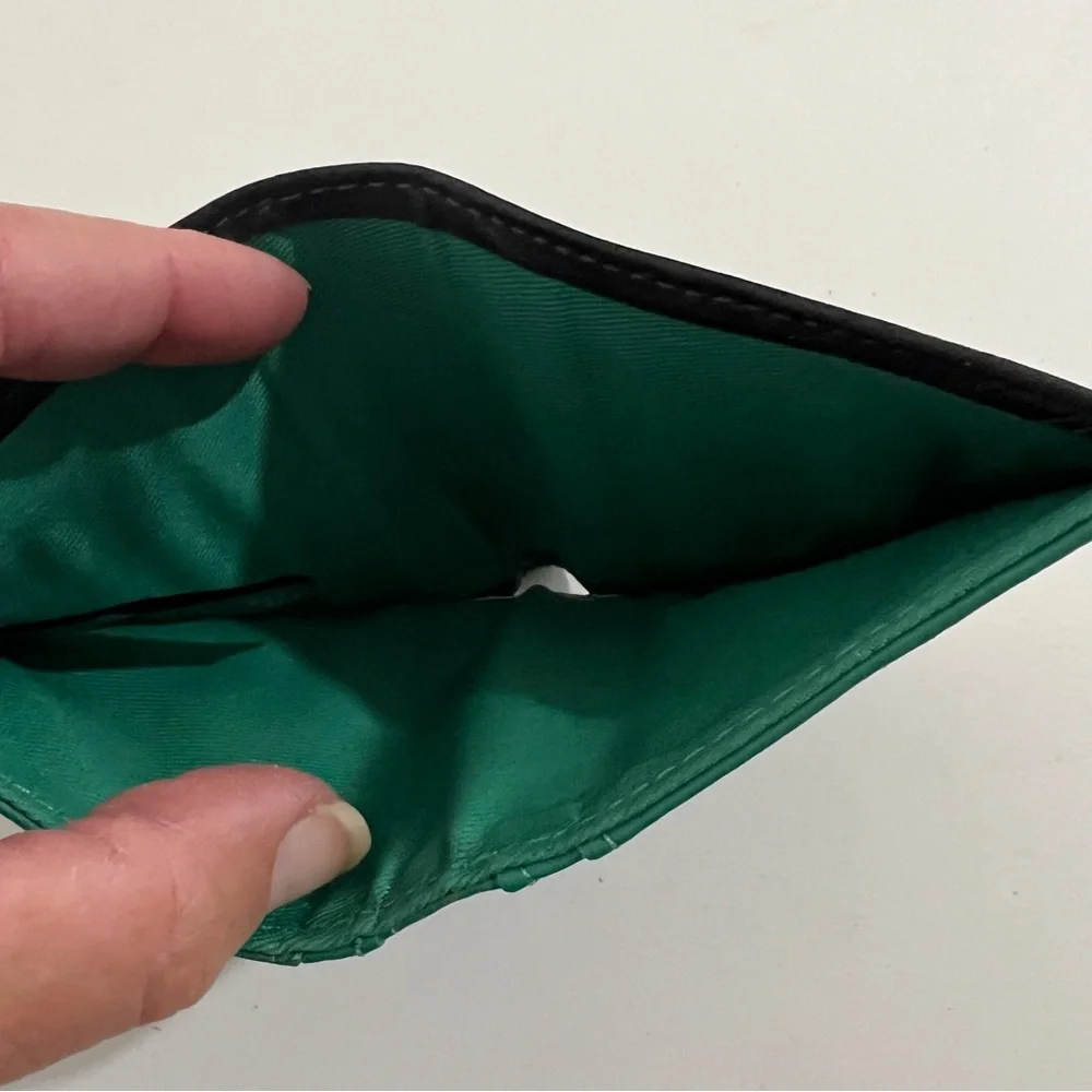 Fossil Black Leather Bi-Fold Green Interior Card Slot & Coin Compartment Wallet